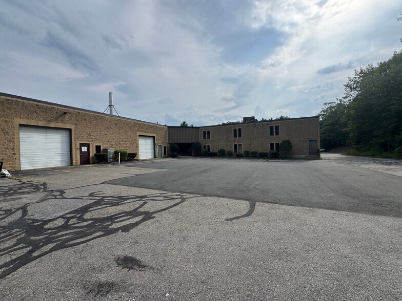 168 Ayer Rd, Littleton, MA à louer - Photo du bâtiment - Image 3 de 15