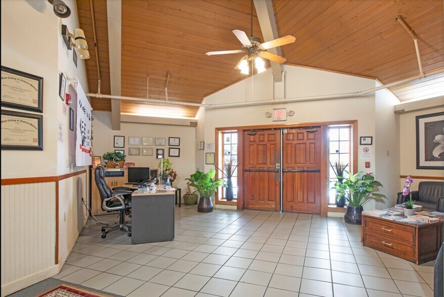 3808 N Tamiami Trl, Sarasota, FL à louer - Photo intérieure - Image 2 de 10