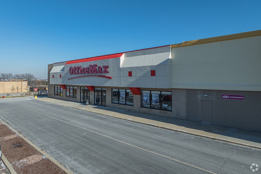 1300-1520 N Larkin Ave, Joliet, IL for lease - Building Photo - Image 2 of 5