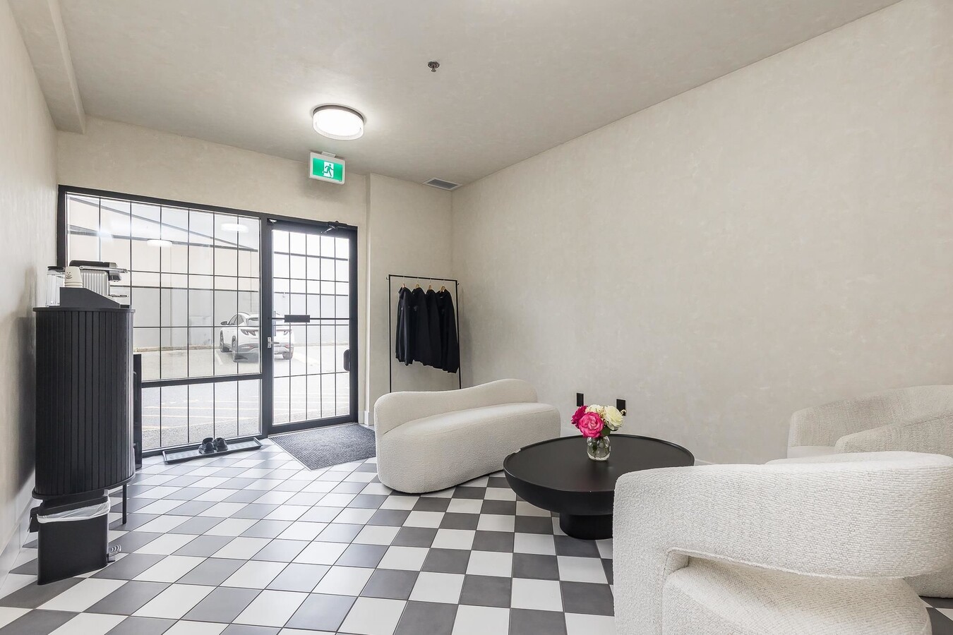 34100 S Fraser Way, Abbotsford, BC V2S 2C6 - Unit 2 -  - Interior Photo - Image 2 of 7