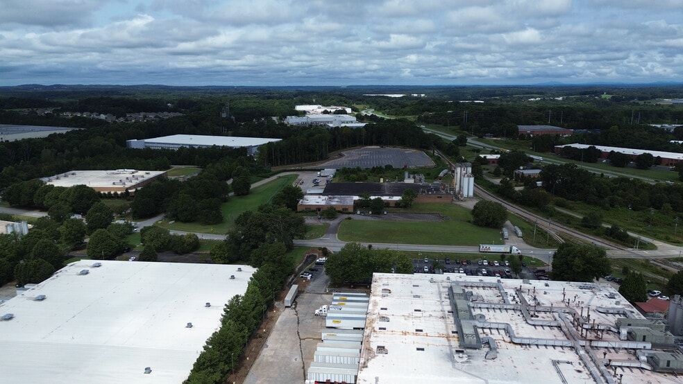 138 N Holland Dr, Pendergrass, GA à louer - Photo du bâtiment - Image 3 de 3