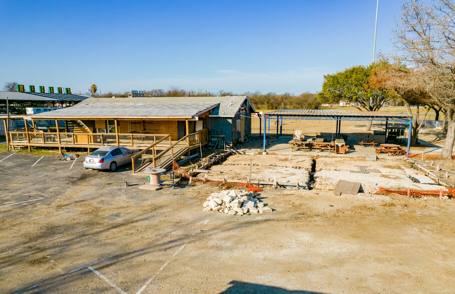 1600 S General Mcmullen Dr, San Antonio, TX for lease - Primary Photo - Image 1 of 29