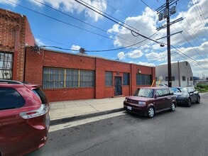 1318 Velasco St, Los Angeles, CA for lease Interior Photo- Image 2 of 5