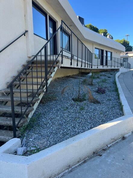 5411 Valley Blvd, Los Angeles, CA à louer - Photo du bâtiment - Image 2 de 17