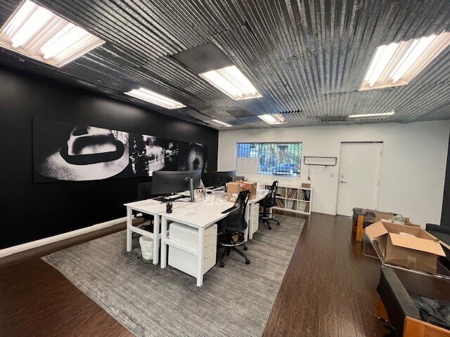 5722 Tujunga Ave, North Hollywood, CA à louer - Photo intérieure - Image 2 de 8