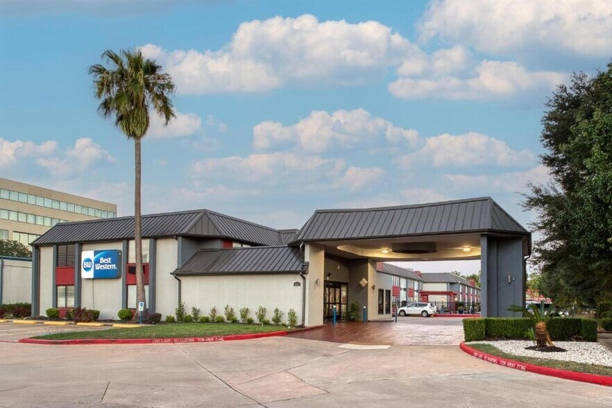 889 W Bay Area Blvd, Webster, TX à vendre - Photo du bâtiment - Image 3 de 29