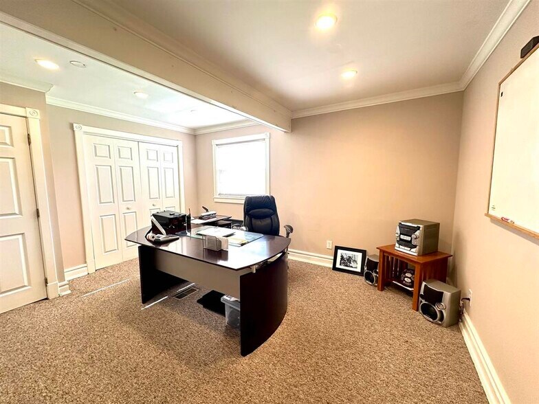 701 Winchester Ave, Ashland, KY à vendre - Photo intérieure - Image 2 de 31