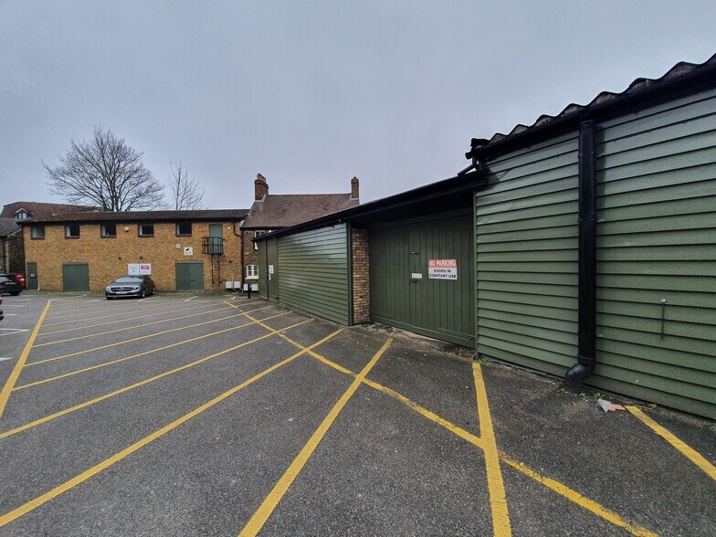 Buckland Rd, Maidstone à louer - Photo du bâtiment - Image 3 de 8