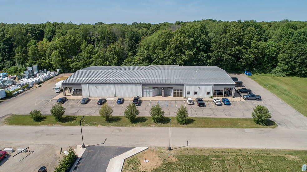 8233 Neptune Dr, Kalamazoo, MI à vendre - Photo du bâtiment - Image 2 de 5