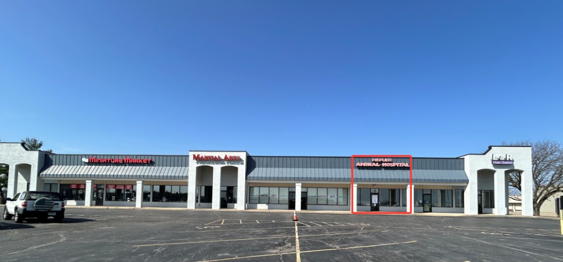 1045-1069 Cave Springs Blvd, Saint Peters, MO for lease Primary Photo- Image 1 of 3