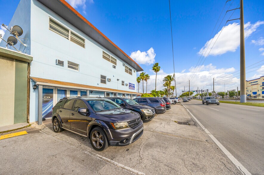 1610 N Dixie Hwy, Hollywood, FL à vendre - Photo du bâtiment - Image 2 de 17