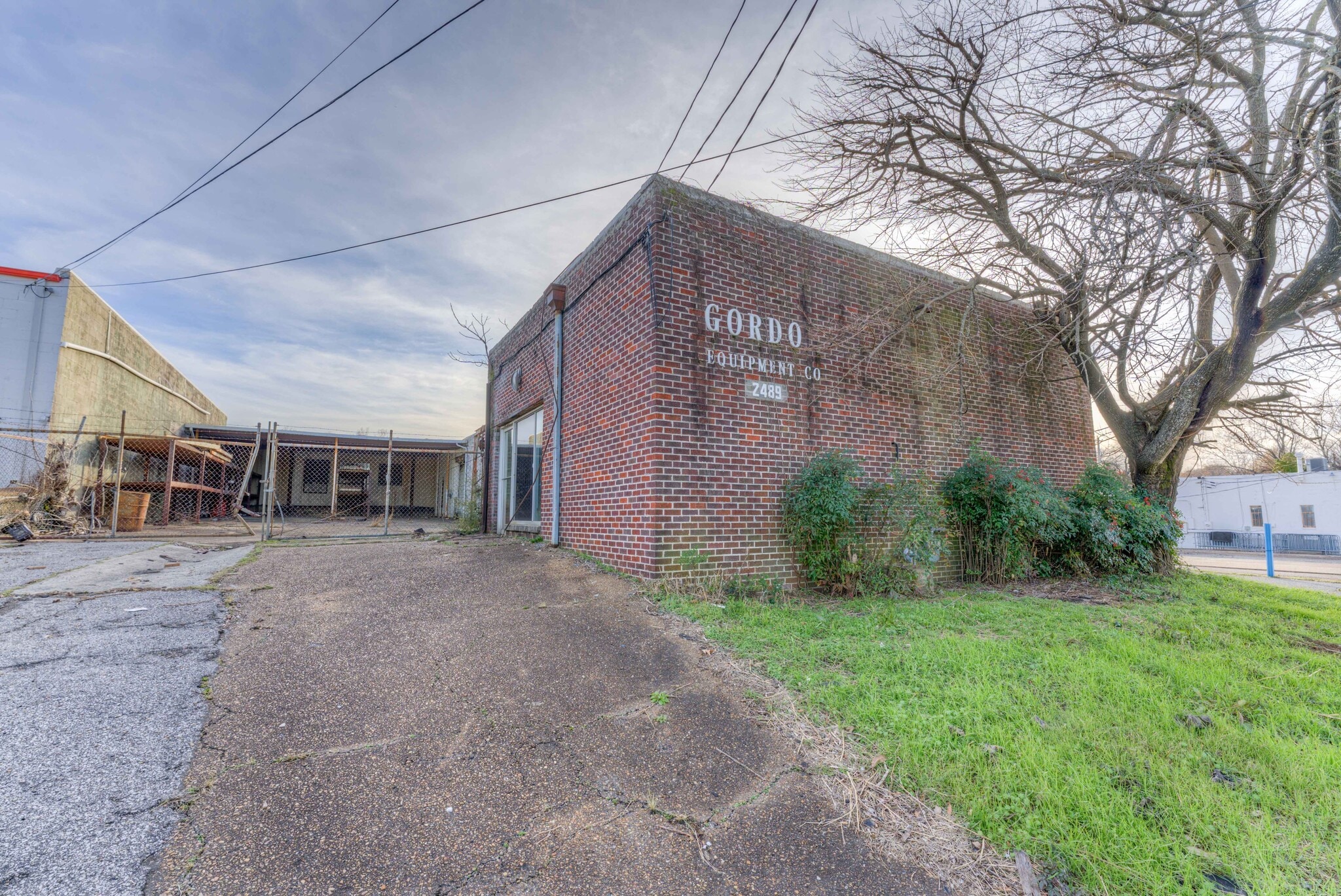 2489 Parkway Pl, Memphis, TN for sale Primary Photo- Image 1 of 15