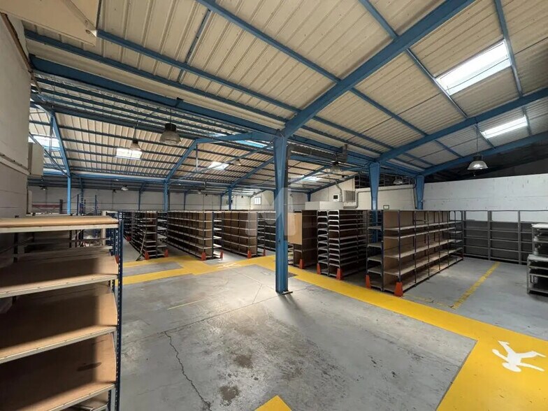 Bureau dans Morangis à louer - Photo du bâtiment - Image 3 de 11