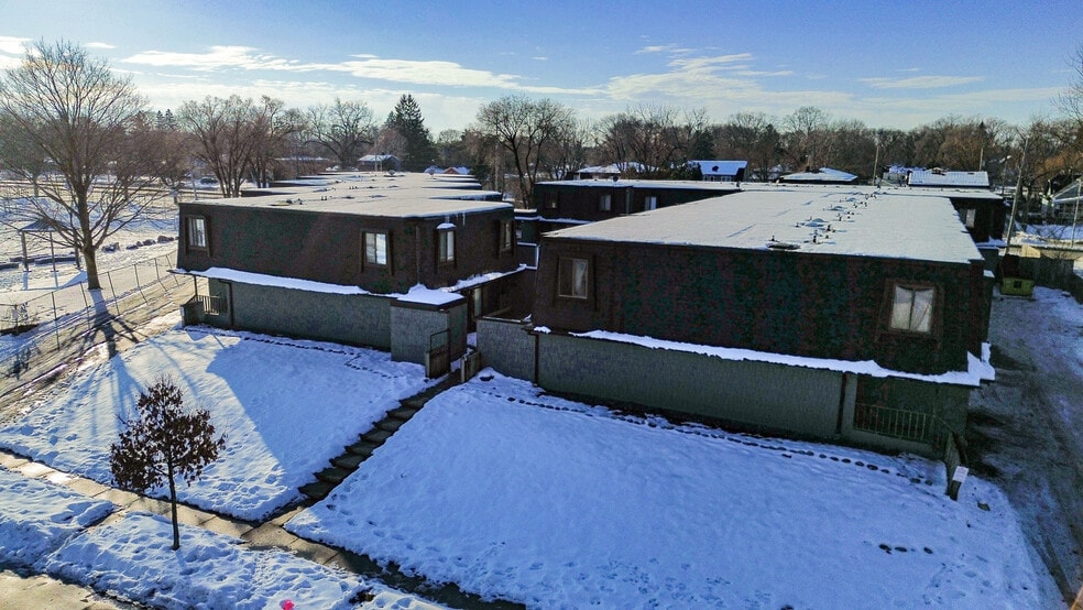 6972 N 43rd St, Milwaukee, WI à vendre - Photo du bâtiment - Image 3 de 6