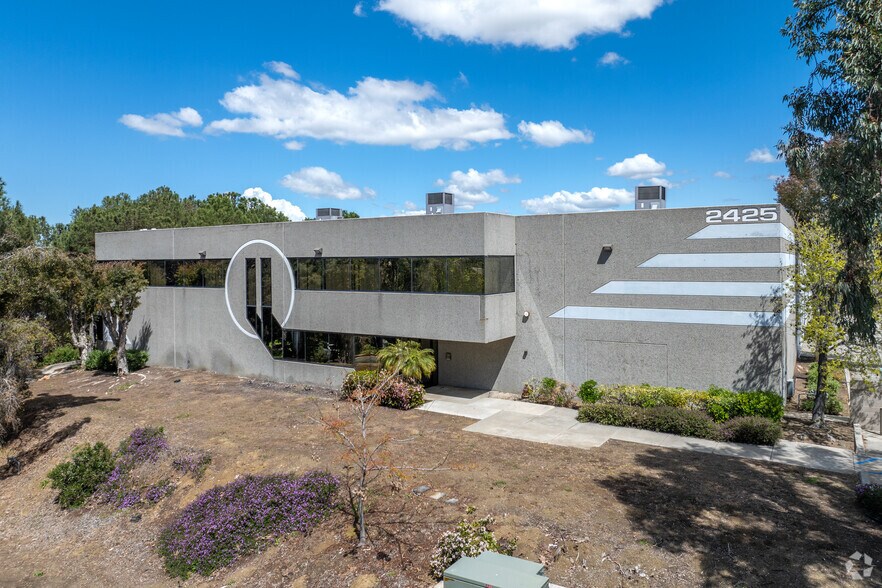 2425 La Mirada Dr, Vista, CA for lease - Building Photo - Image 1 of 8