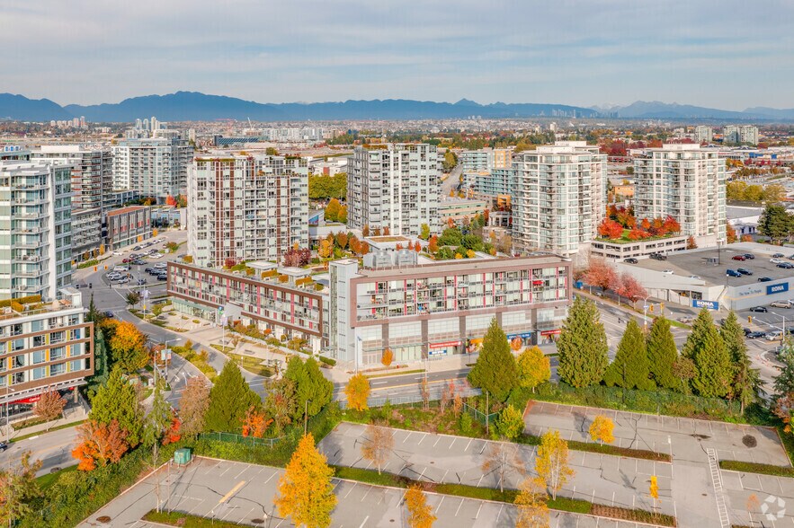 7468 Lansdowne Rd, Richmond, BC à louer - Photo du bâtiment - Image 2 de 9