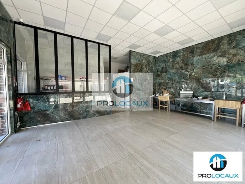 Retail in Creil for lease - Interior Photo - Image 3 of 10