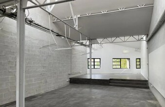 Office in Cachan for lease Building Photo- Image 2 of 5