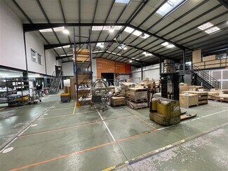 Plus de détails pour Rue Ariane, Le Haillan - Industriel à louer