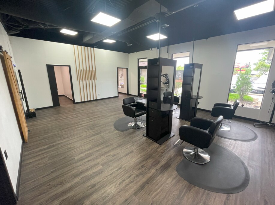 6320 Rucker Rd, Indianapolis, IN à vendre Photo du bâtiment- Image 1 de 1