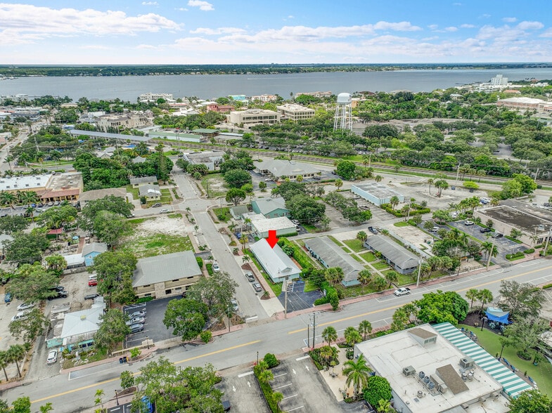 101 SE Martin Luther King Jr Blvd, Stuart, FL for sale - Building Photo - Image 2 of 19