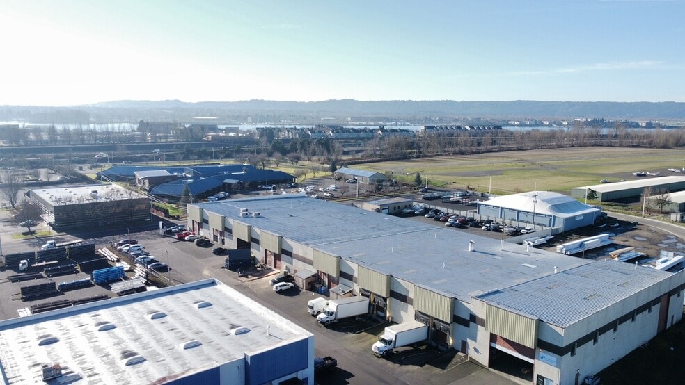 2300 E 1st St, Vancouver, WA for lease - Building Photo - Image 2 of 7