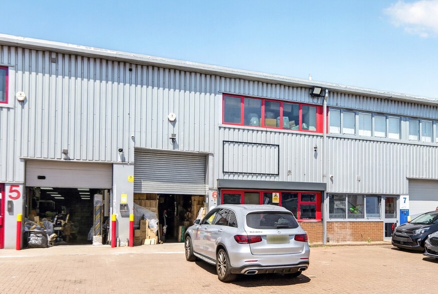 Belvue Rd, Northolt for sale - Building Photo - Image 2 of 13