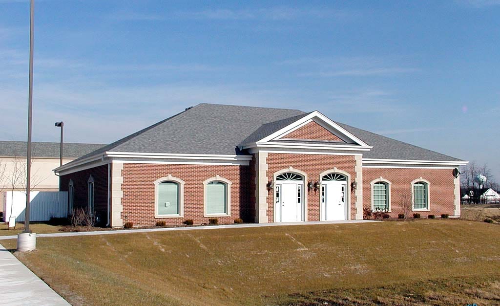 2075 Blackberry Dr, Geneva, IL for lease Primary Photo- Image 1 of 10