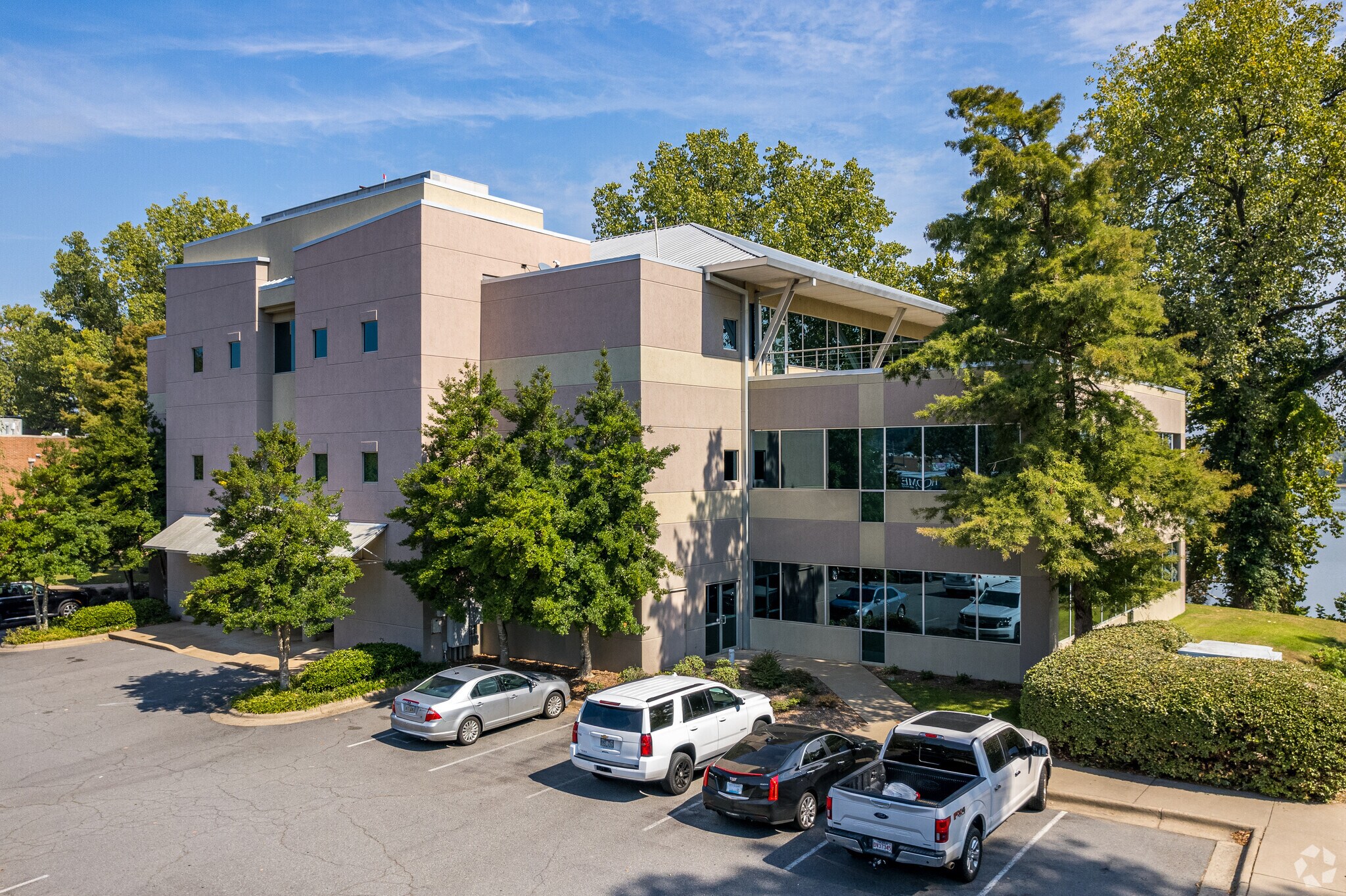 2222 Cottondale Ln, Little Rock, AR à louer Photo du bâtiment- Image 1 de 7