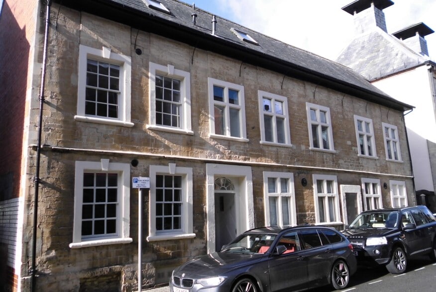 66 Cricklade St, Cirencester for lease - Building Photo - Image 1 of 2