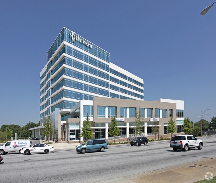 1800 Howell Mill Rd, Atlanta, GA à louer - Photo du bâtiment - Image 2 de 15