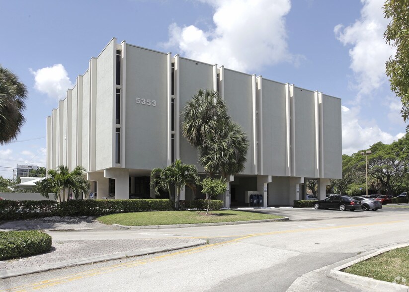 5353 N Federal Hwy, Fort Lauderdale, FL for lease - Building Photo - Image 3 of 22