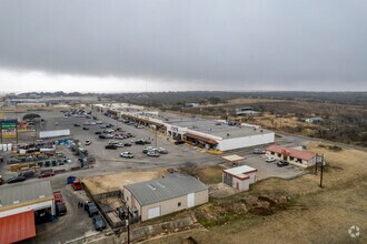 540 10th St, Floresville, TX - AERIAL  map view