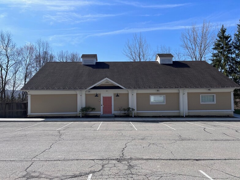 800 Clock Tower Commons, Brewster Village, NY for lease - Building Photo - Image 2 of 2
