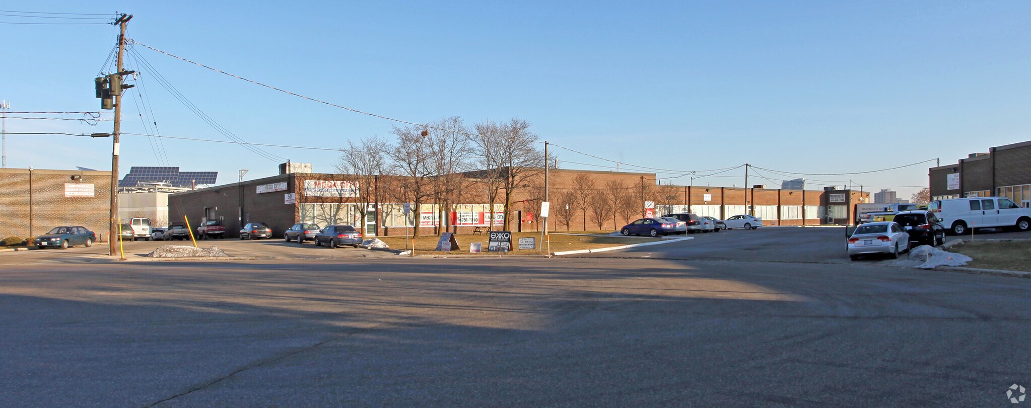 42-50 Continental Pl, Toronto, ON for lease Primary Photo- Image 1 of 3