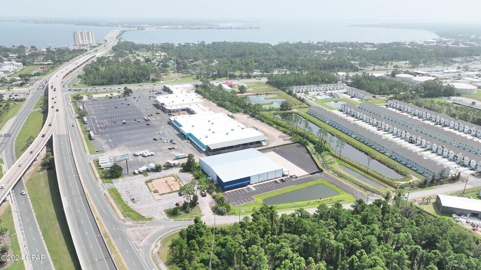 7157 Front Beach Rd, Panama City, FL à louer - Photo du bâtiment - Image 3 de 16