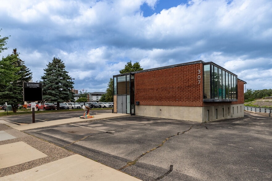 307 E Center St, Rochester, MN for sale - Building Photo - Image 3 of 38