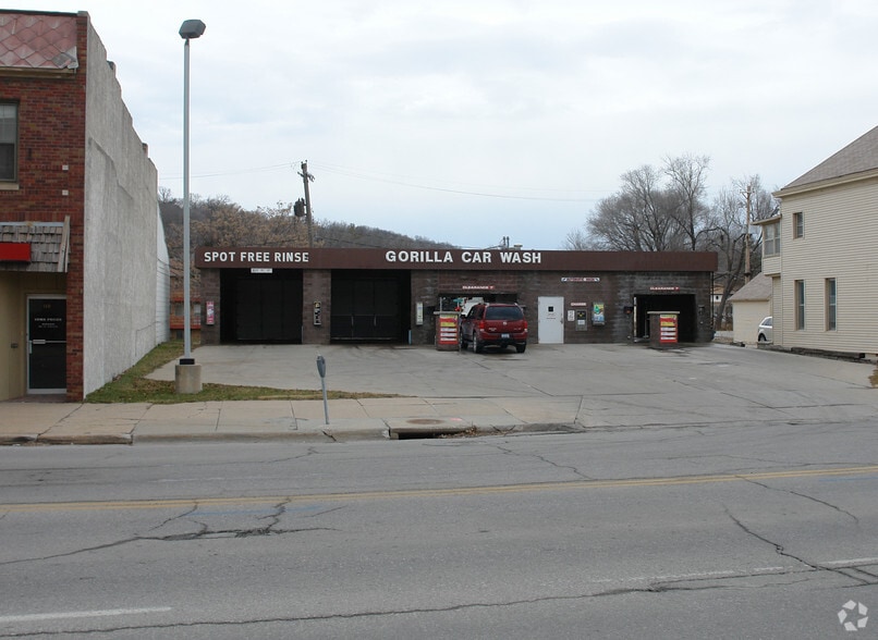 114 E Broadway St, Council Bluffs, IA à vendre - Photo principale - Image 1 de 2