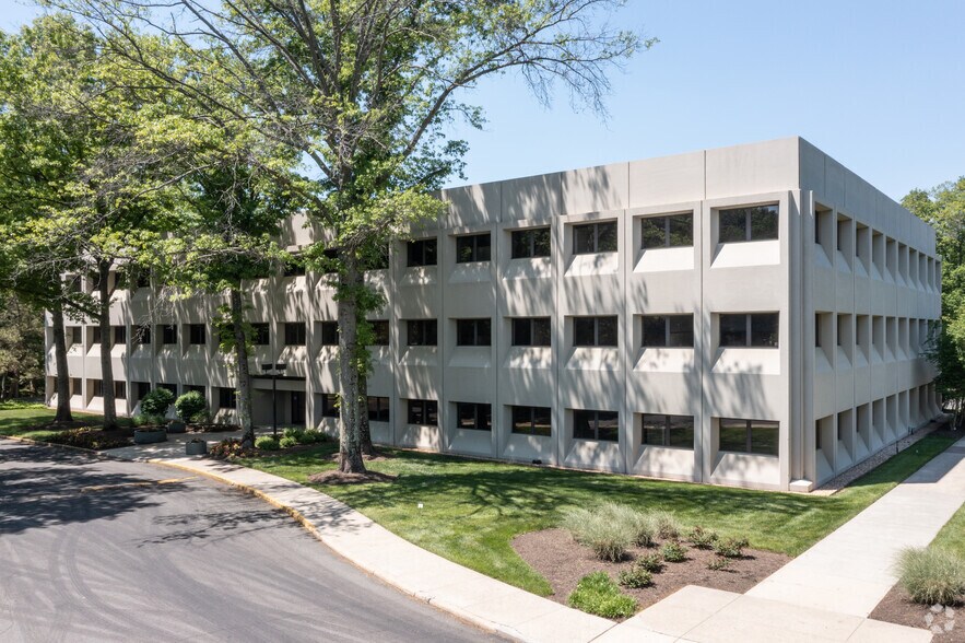 101 College Rd E, Princeton, NJ à louer - Photo du bâtiment - Image 3 de 14