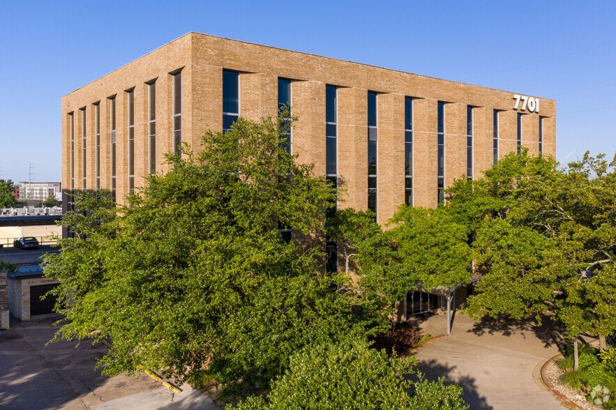 7701 N Lamar Blvd, Austin, TX for lease - Building Photo - Image 3 of 11