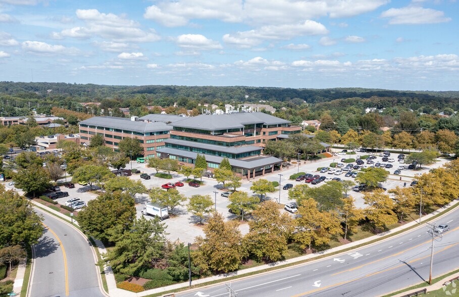 21 Crossroads Dr, Owings Mills, MD à louer - Photo du bâtiment - Image 1 de 4