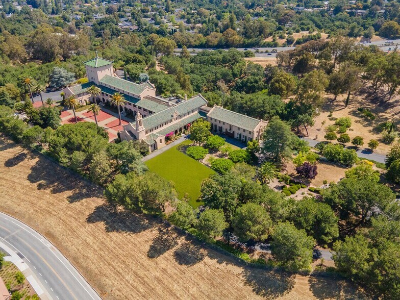 23000 Cristo Rey Dr, Los Altos, CA à vendre - Aérien - Image 1 de 2