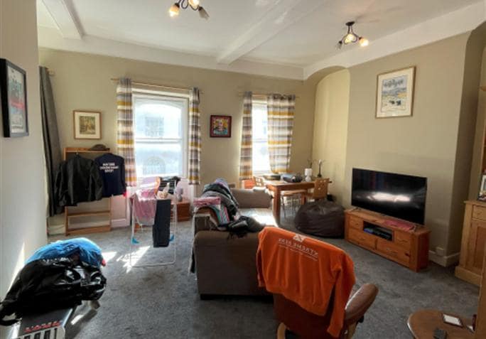 5 & 7 Market St, Crewkerne for sale - Interior Photo - Image 2 of 9
