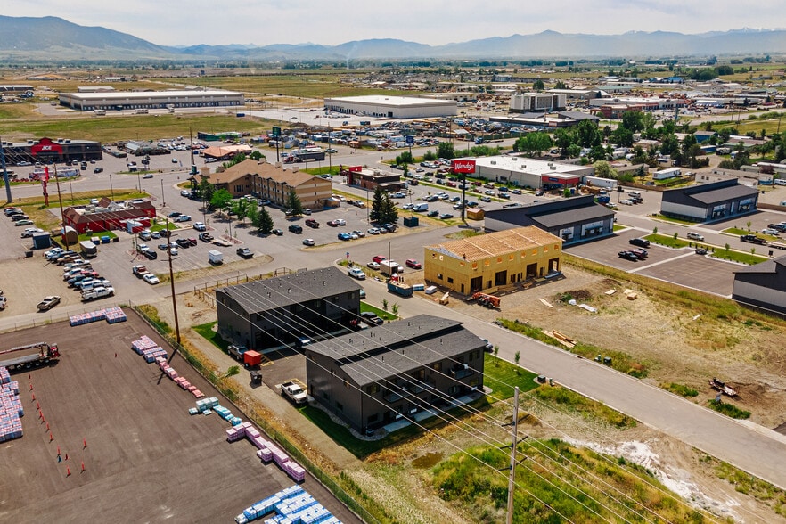 205 Fletching Way, Belgrade, MT for sale - Building Photo - Image 3 of 16