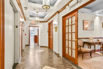 115 E 61st St, New York, NY for lease Lobby- Image 2 of 14