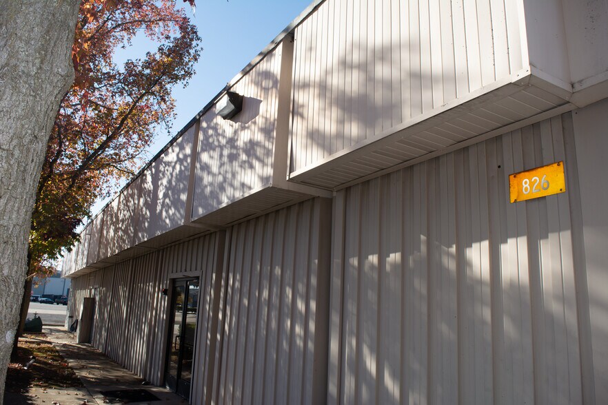 3144 Palm St, Mcclellan, CA à louer - Photo du bâtiment - Image 2 de 7