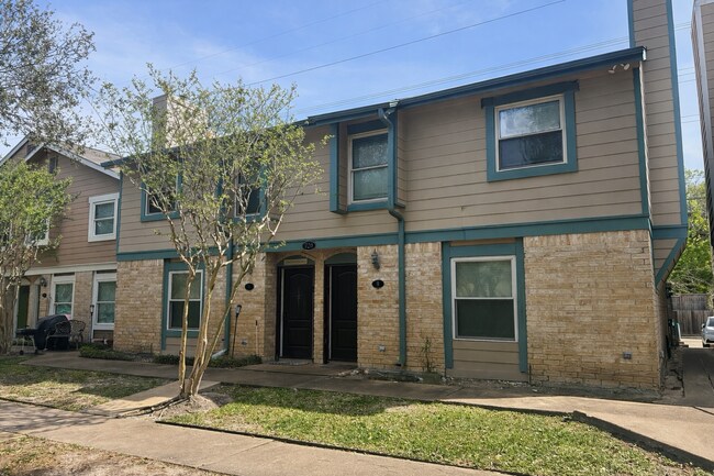 Plus de détails pour 720 Memorial Mews St, Houston, TX - Multi-résidentiel à vendre