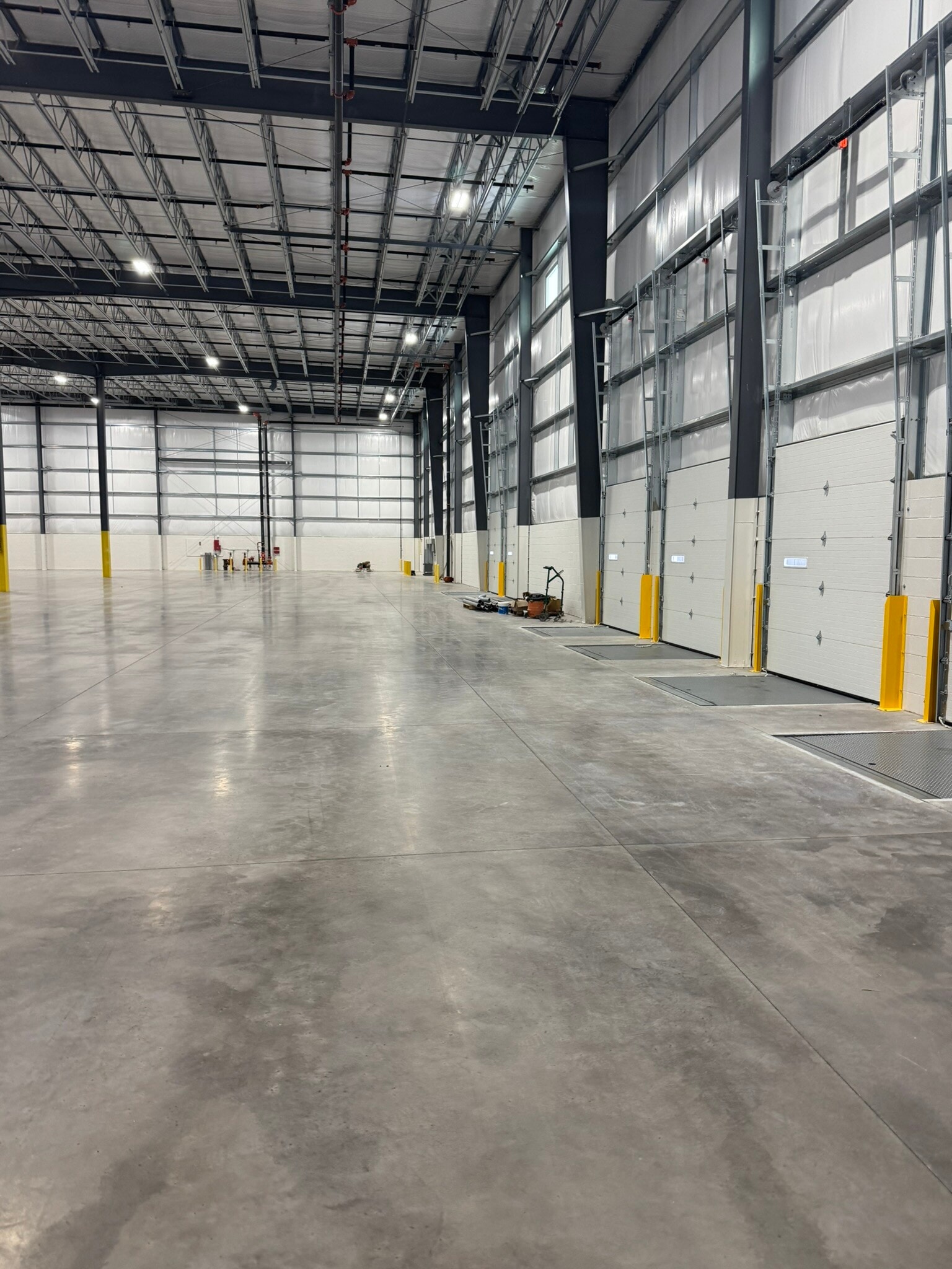 485-495 Research Dr, Pittston Township, PA for lease Interior Photo- Image 1 of 5