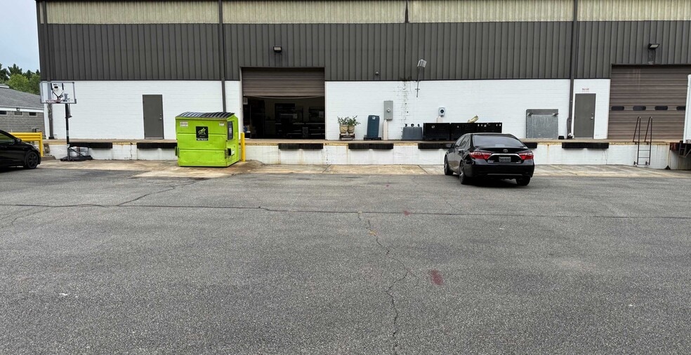 11351 International Dr, Richmond, VA for lease - Building Photo - Image 2 of 7