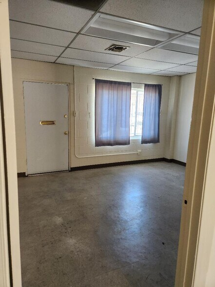 6160 Lemona Ave, Van Nuys, CA à louer - Photo du bâtiment - Image 2 de 7